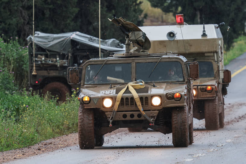 Военные автомобили ЦАХАЛ недалеко от границы с Ливаном, на севере Израиля