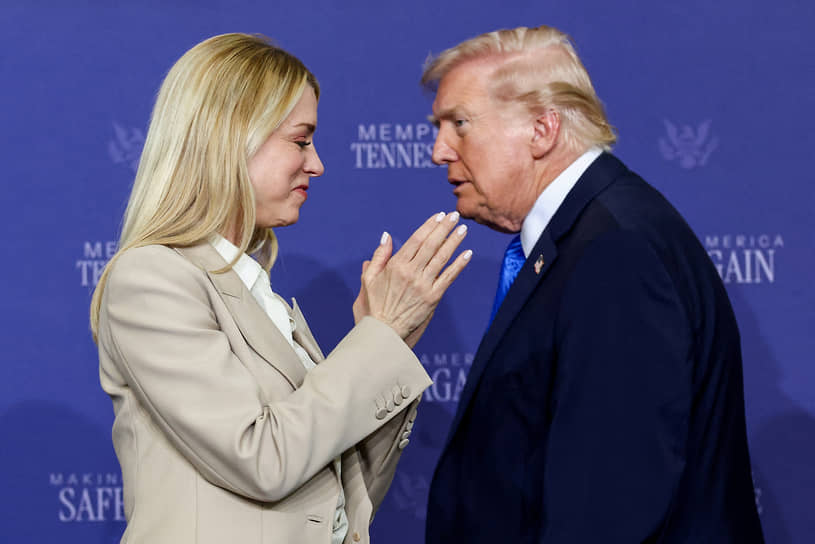 Пэм Бонди и Дональд Трамп