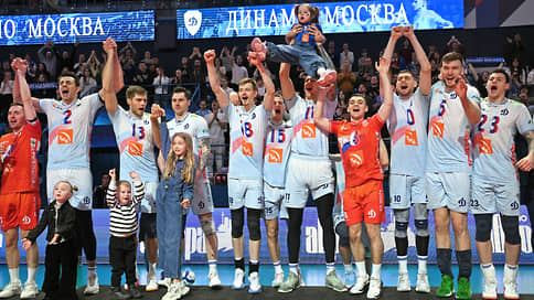 Разгромное золото // Московское Динамо вернуло себе титул чемпиона России по волейболу, победив в финальной серии казанский Зенит