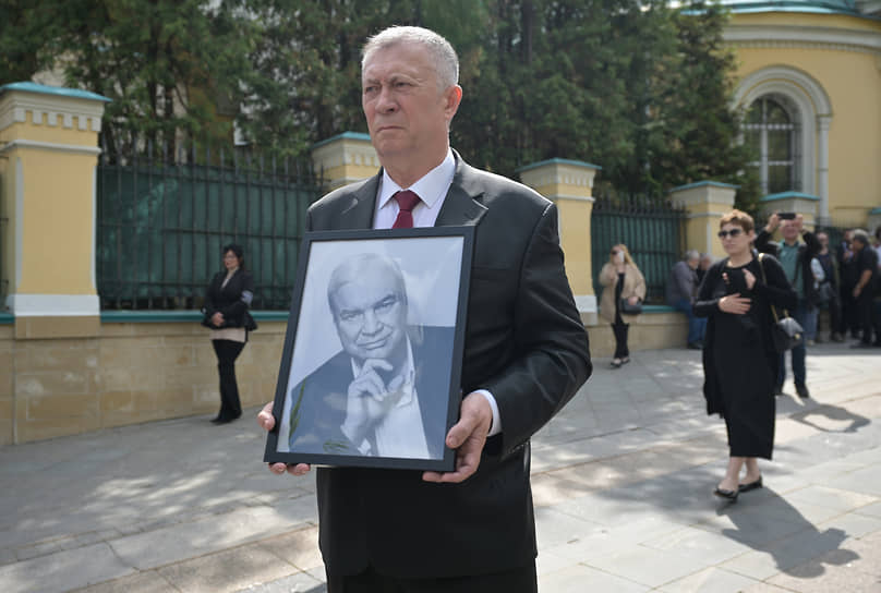 Прощании с Владимиром Молчановым