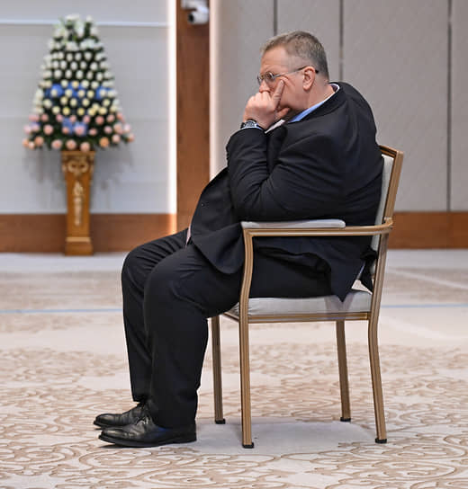 Вице-премьер Алексей Оверчук пассивно участвовал в пресс-конференции