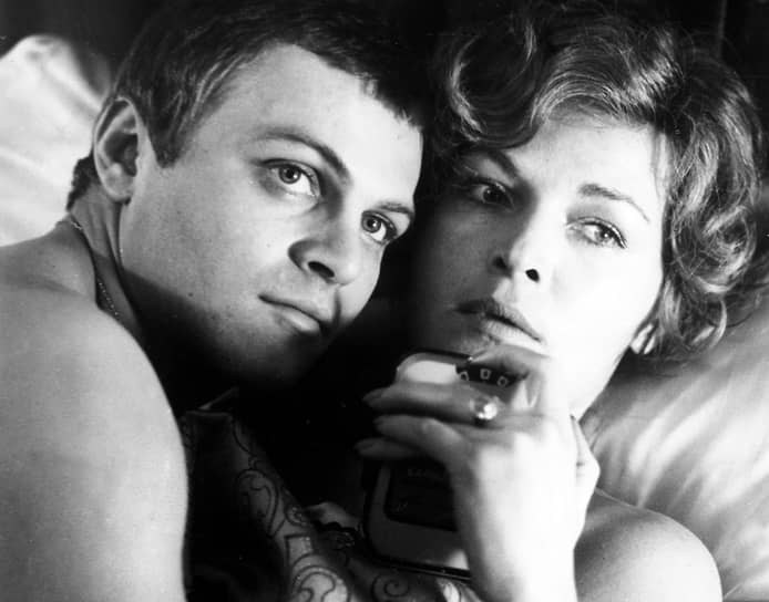 Дебютировала в кино в 1961 году, исполнив роль девушки Зои в мелодраме Льва Кулиджанова «Когда деревья были большими» На фото: Людмила Чурсина в роли Катлен Габю в фильме «На Гранатовых островах» (1981)