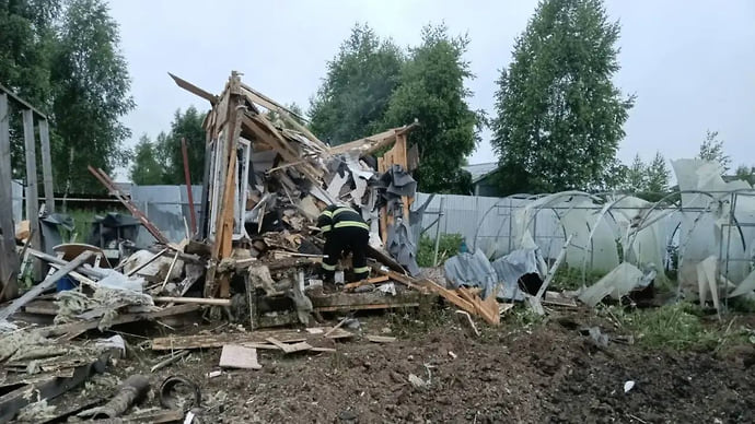 Атака БПЛА на Москву и область: 17 раненых, пожар на НПЗ, сотни перенесенных рейсов