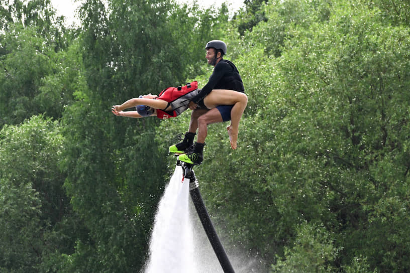 Выступление участников соревнований 