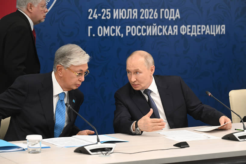 Президенты России и Казахстана Владимир Путин и Касым-Жомарт Токаев 