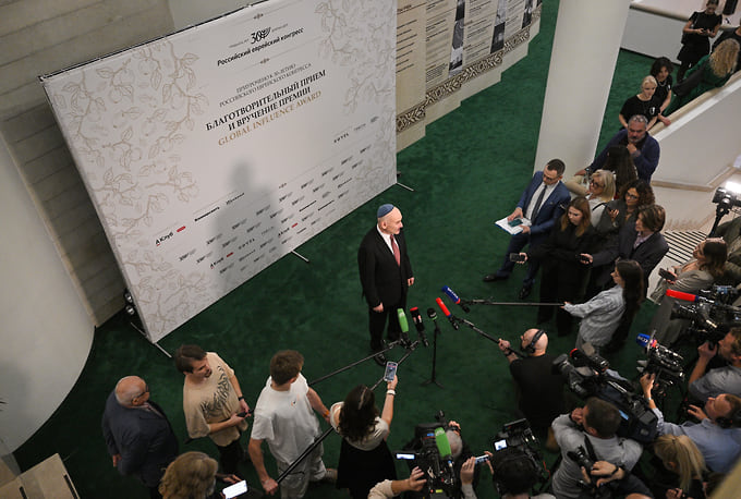 Президент РЕК Александр Генцис (в центре) 