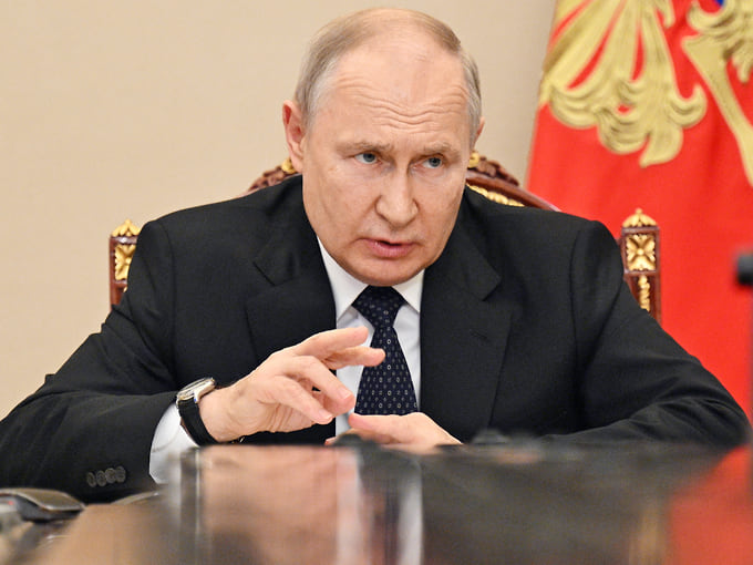 «Сверхконсервативно, но надежно»: Путин провел совещание по экономическим вопросам