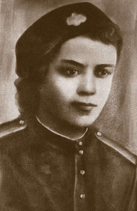 Автоматчица женской роты Анеля Кживонь. Герой Советского Союза (1943, посмертно)