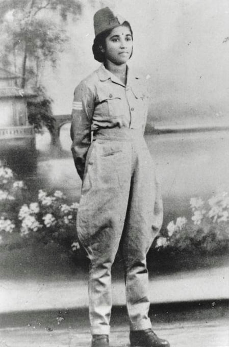 Заместитель командира полка 16-летняя Джанаки Тевар, 1942 год