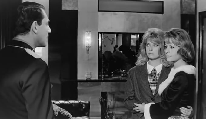 В фильме Роже Вадима «Порок и добродетель» (1963) по мотивам романа маркиза Де Сада, перенесенного во времена нацистской оккупации Франции, Анни Жирардо играла «порок», а Катрин Денев в роли ее младшей сестры — «добродетель»
