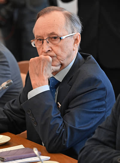 Депутат и актер Николай Бурляев озадачен негативным влиянием нейросетей и сатанистов (международное движение признано экстремистским и запрещено в РФ) на умы россиян