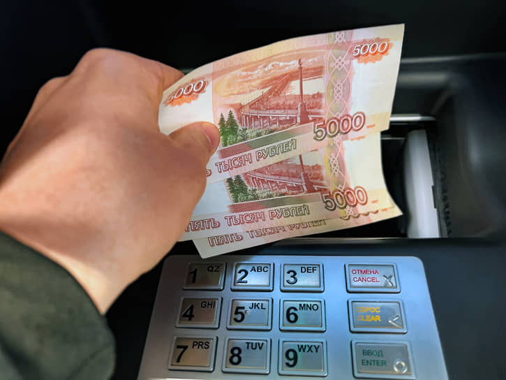 Пирамиды перестроились в кредиты