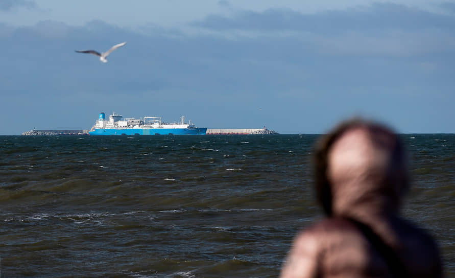 Нефть заперли в заливе Нефть заперли в заливе