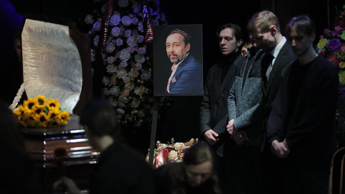 «Пусть всегда будет солнце, пусть всегда будет Коляда»