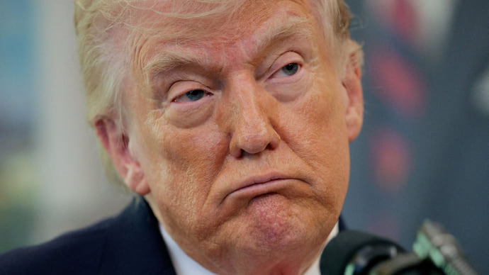 Дональд Трамп сел в бензиновую лужу