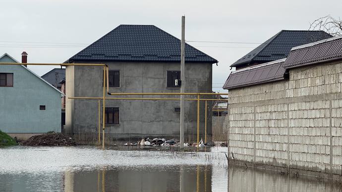 Кавказ продолжает плыть