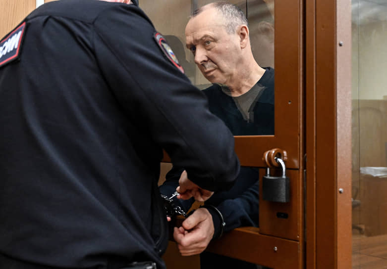 Константин Кувшинов заключил досудебное соглашение о сотрудничестве и получил семь с половиной лет колонии