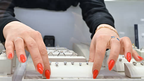 Лучшие друзья синтетики // Доля искусственных бриллиантов на ювелирном рынке выросла в 2,9 раза