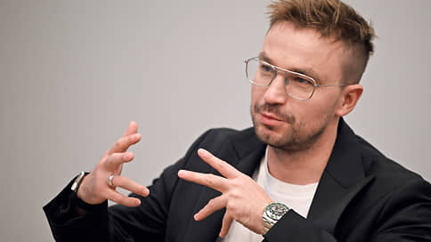 Первое, что будет подкупать зрителей, свежий взгляд молодых людей на девяностые // Актер Александр Петров о фильме Коммерсант, о своем детстве в 1990-е и работе с Хаски