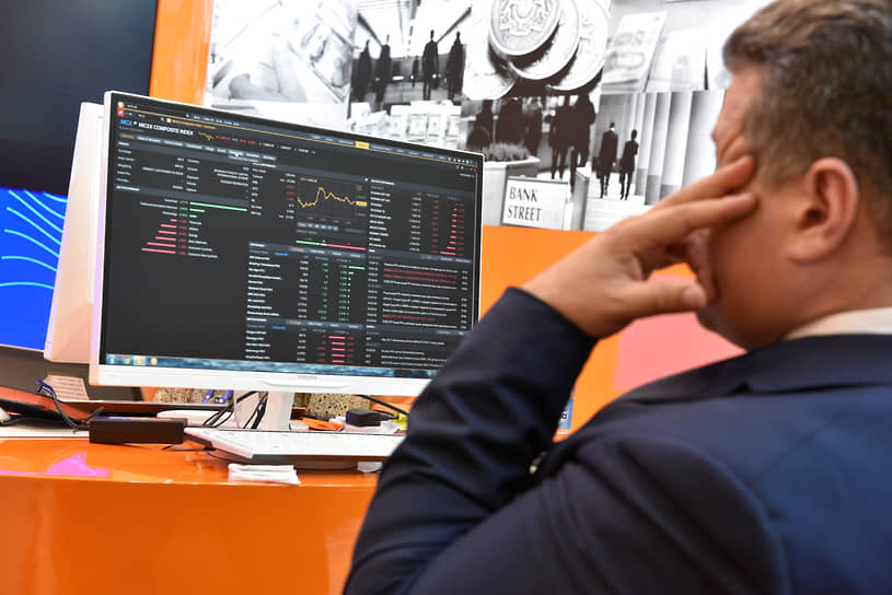 В безответном долгу