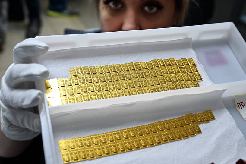 KMO_189272_00123_1_t222_194542 Золото вышло в люди