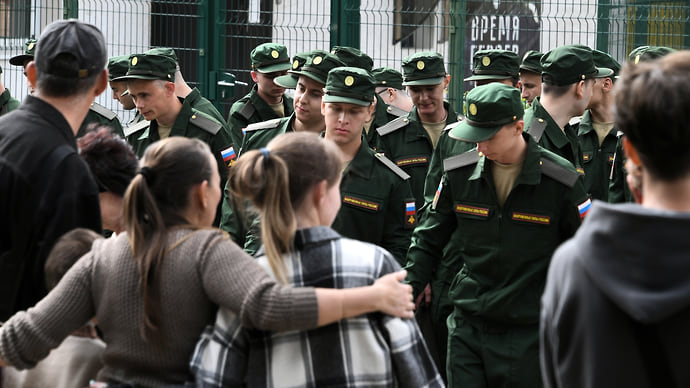 Гражданские жены пошли в суды