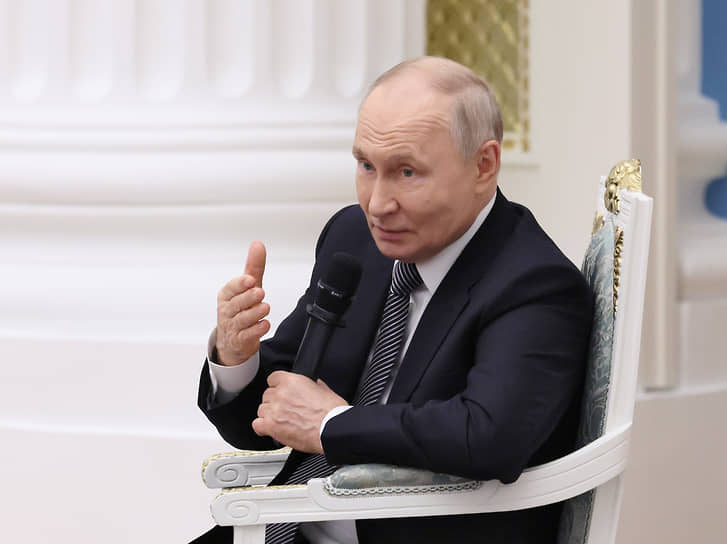 Владимир Путин говорил с выпускниками как с родными