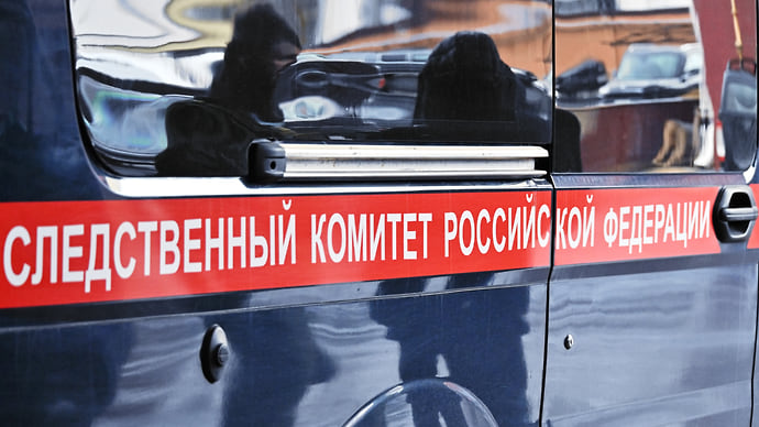 Рубашки для полиции разошлись по швам