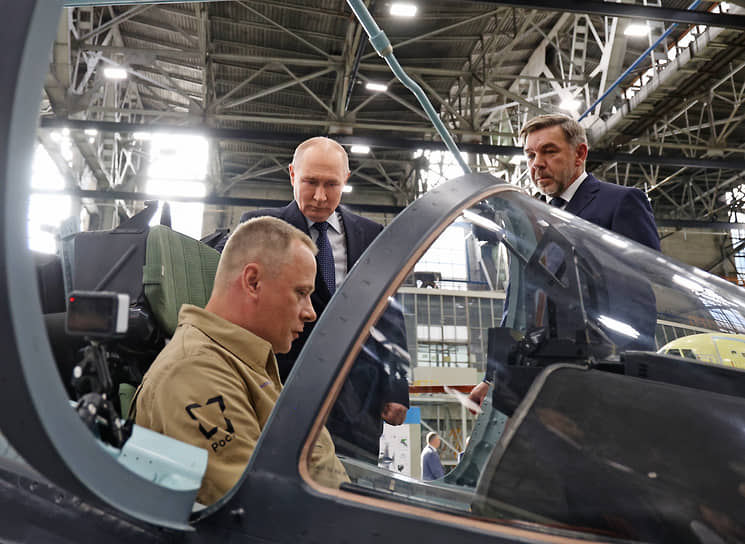 Владимир Путин настаивает, что надо довооружить Як-130М барражирующими боеприпасами