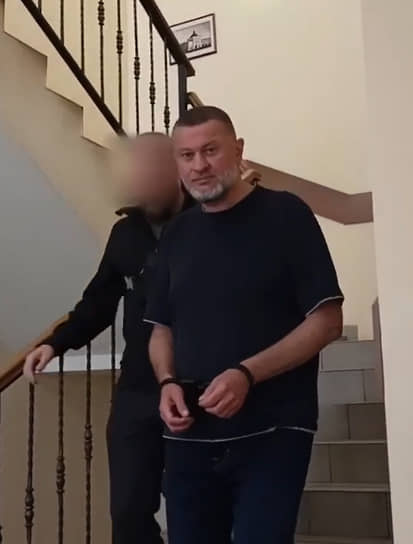Первого заместителя гендиректора ПАО ТГК-2 Марата Дураева силовики считают участником масштабных манипуляций с ценами при заключении компанией контрактов