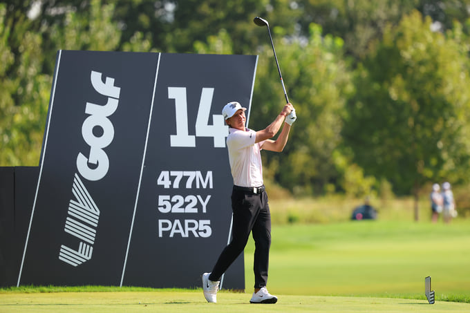 Гольфист Карлос Ортис на турнире проекта LIV Golf