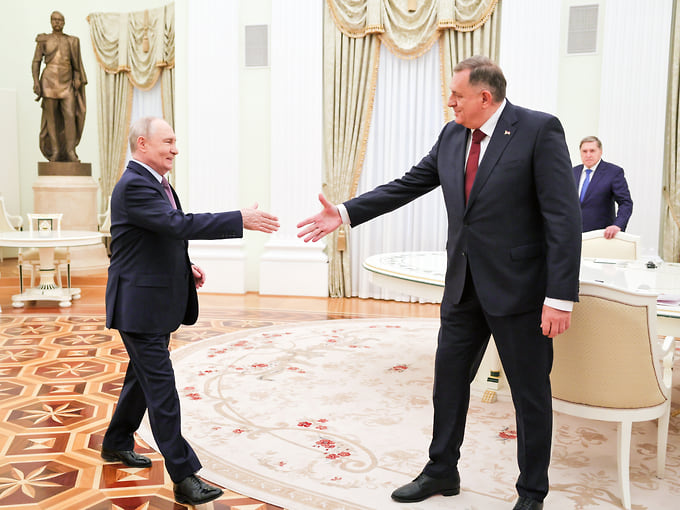 Былое и Додик