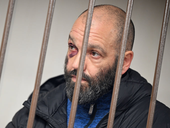 Ополчился на женщин