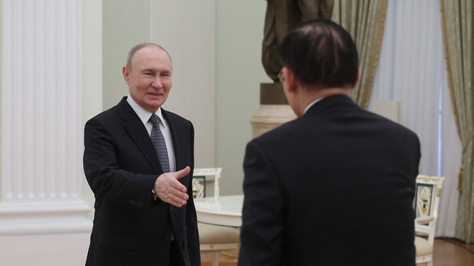 Путин принял в Кремле главу МИД Вьетнама