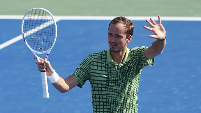 Медведев обыграл Вавринку и вышел в четвертьфинал турнира ATP 500 в Дубае