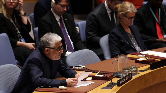 Постпред Ирана: Тегеран не намерен закрывать Ормузский пролив