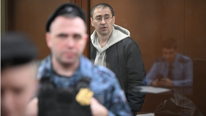 Следствие потребовало арестовать обозревателя «Новой газеты» Олега Ролдугина