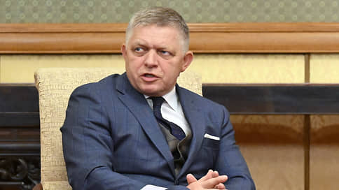 Ушаков подтвердил визит Фицо в Москву на парад 9 мая