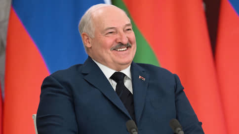 Лукашенко прилетел в Москву