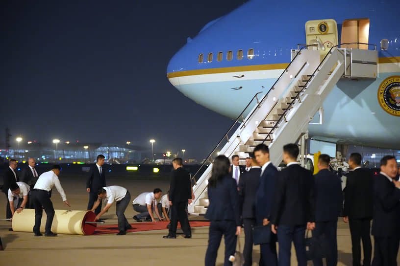 Президентский самолет в аэропорту Пекина