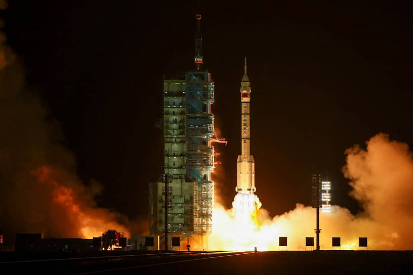 Запуск корабля &laquo;Шэньчжоу-23&raquo;
