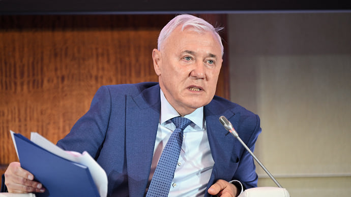 Госдума обсуждает с ЦБ меры борьбы с банкнотами «банка приколов»