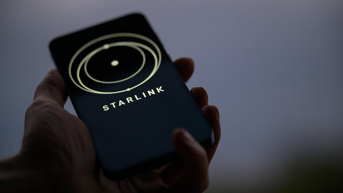 FT: SpaceX запустит мобильную связь Starlink в США