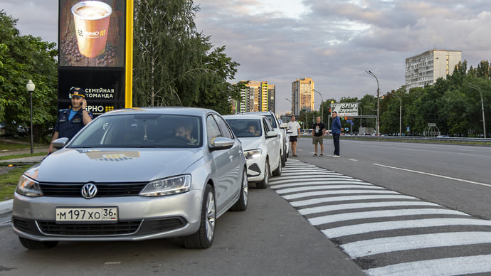 МВД пообещало отменить штрафы за неправильную парковку в очередях на АЗС