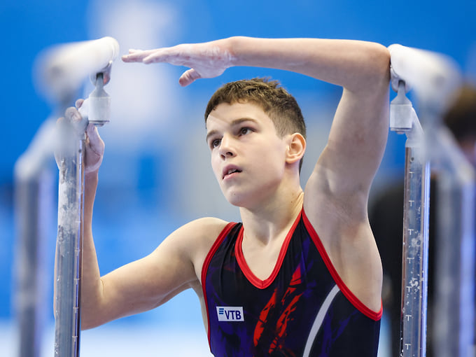 Россиянин Смирнов взял золото на юниорском чемпионате Европы в многоборье