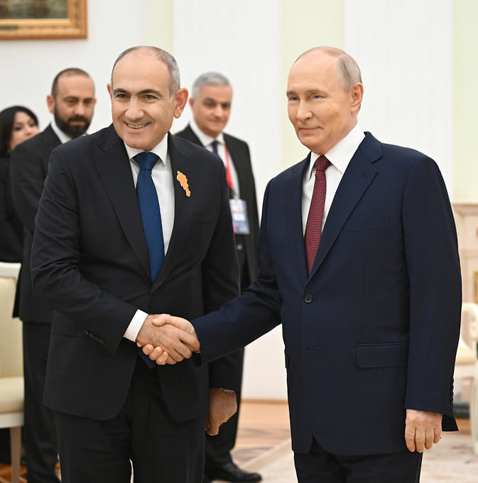Никол Пашинян и Владимир Путин