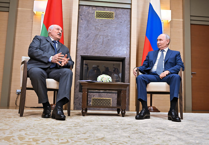 Александр Лукашенко и Владимир Путин во время переговоров в Ново-Огарево