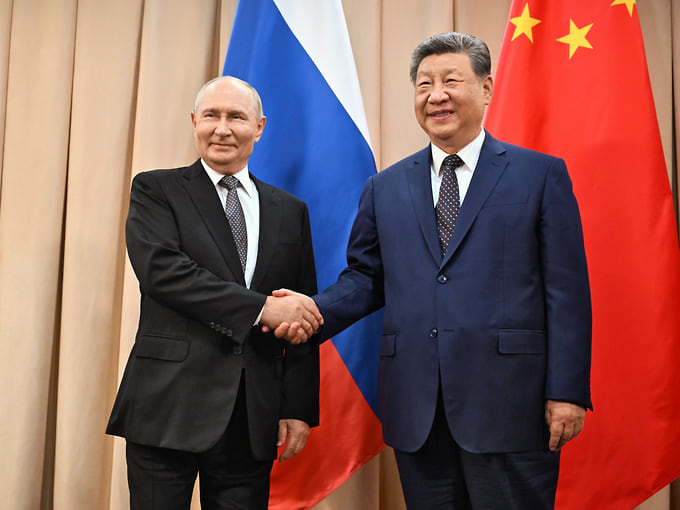 Путин встретился с Си Цзиньпином в Бишкеке