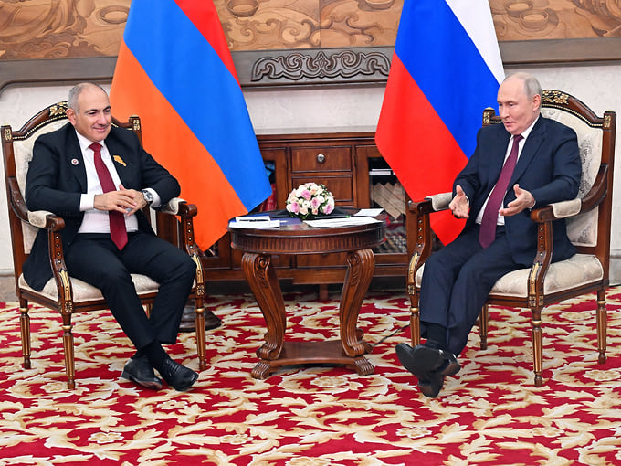 Путин встретился с Пашиняном на полях саммита ШОС