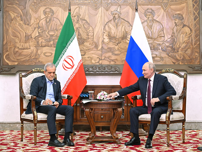 Пезешкиан поблагодарил Путина за поддержку Ирана в конфликте с США